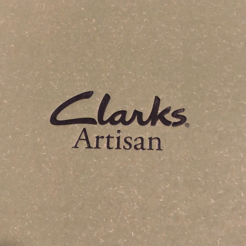 NWOT-Clark’s brown suede ankle boots 9.5m. - Picture 7 of 8